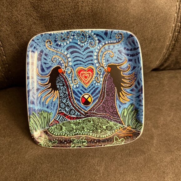 Canadian Designs Leah Dorion "Breath Of Life" Porcelain Trinket Tray - Picture 3 of 4